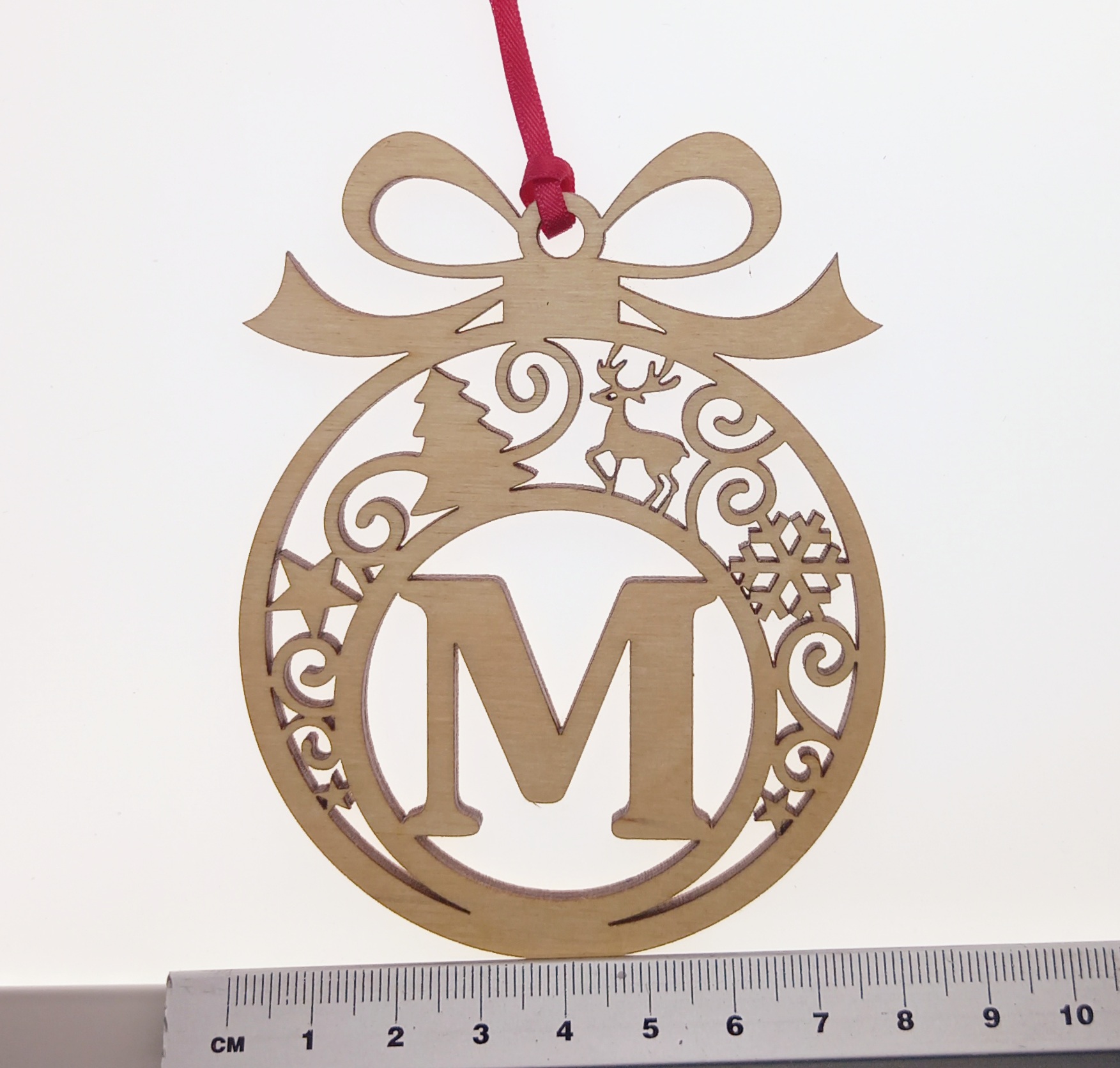 TikTok lasercutting video of Christmas tree bauble decoration - M - LaserSister